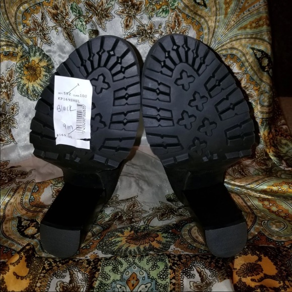 Katy Perry open toe boots. - Picture 6 of 8